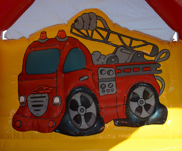 Hüpfburg Feuerwehrauto mit Rutschbahn