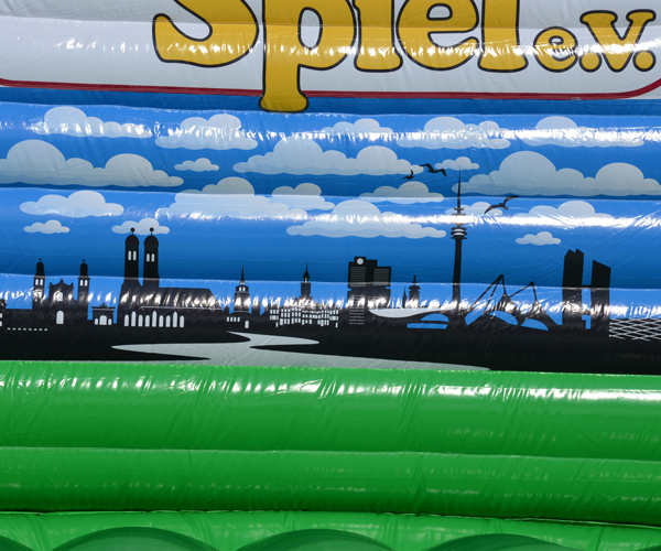 Hüpfburg Liebfrauenkirche München Spielmobil