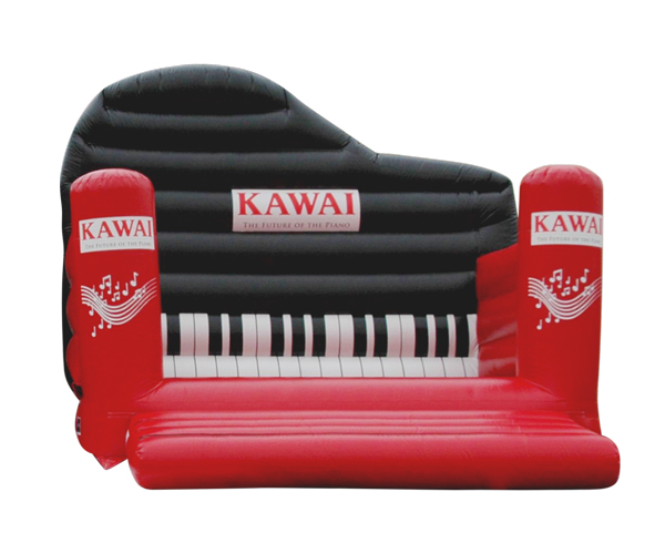 Aufblasbare Produktnachbildung Hüpfburg Klavier Kawai