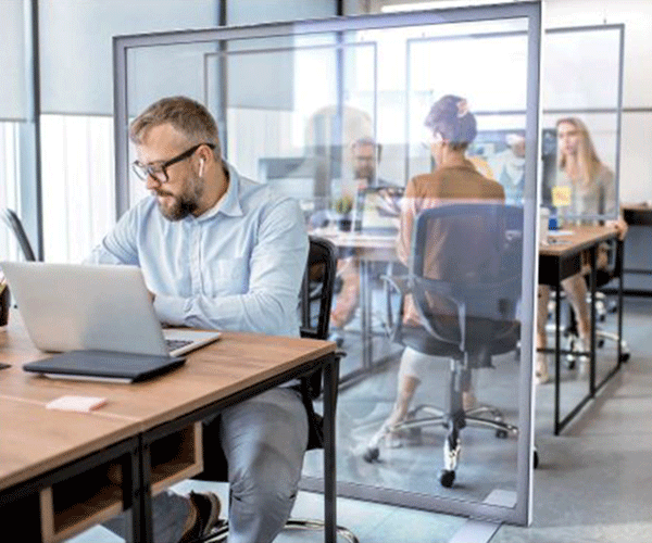 Hygiene Trennwände - Niesschutz für Büro und Office