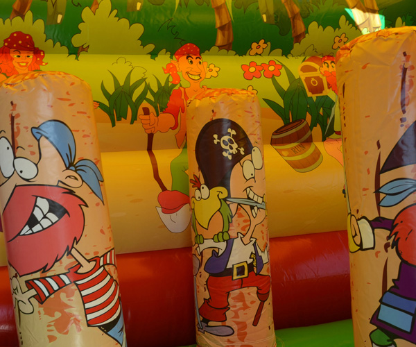 Miet-Hüpfburg Schatzinsel, mit Rutschbahn