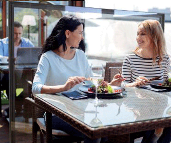 Hygiene Trennwände - Niesschutz für Biergärten und Cafes