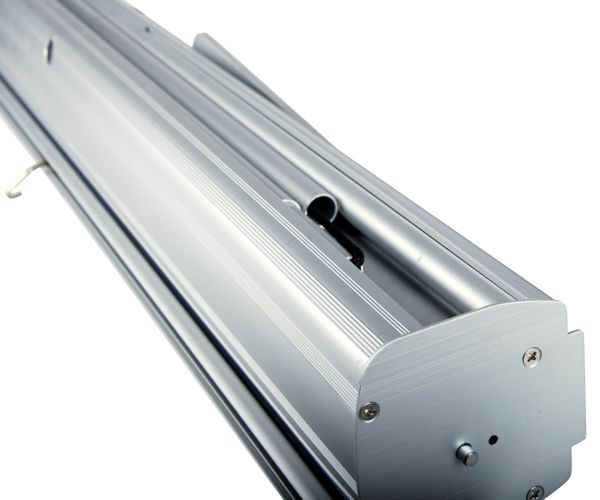 RollUp Display "Bitte Abstand Halten", direkt gebrauchsfertig bedruckt